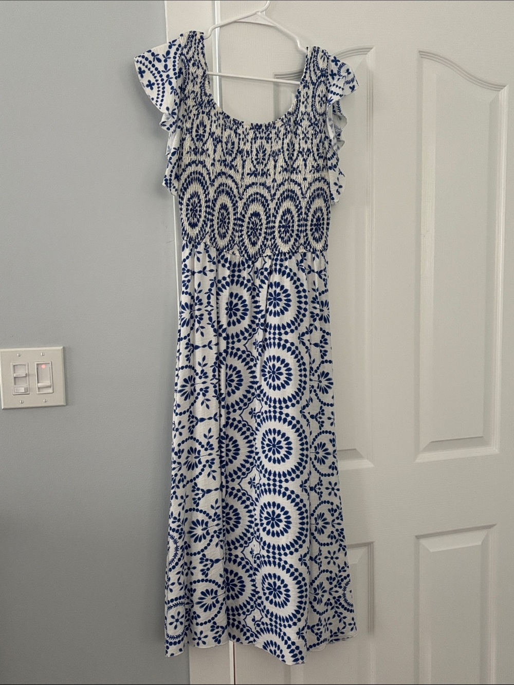 Cupshe Blue and White Patterned Women’s Maxi Dress